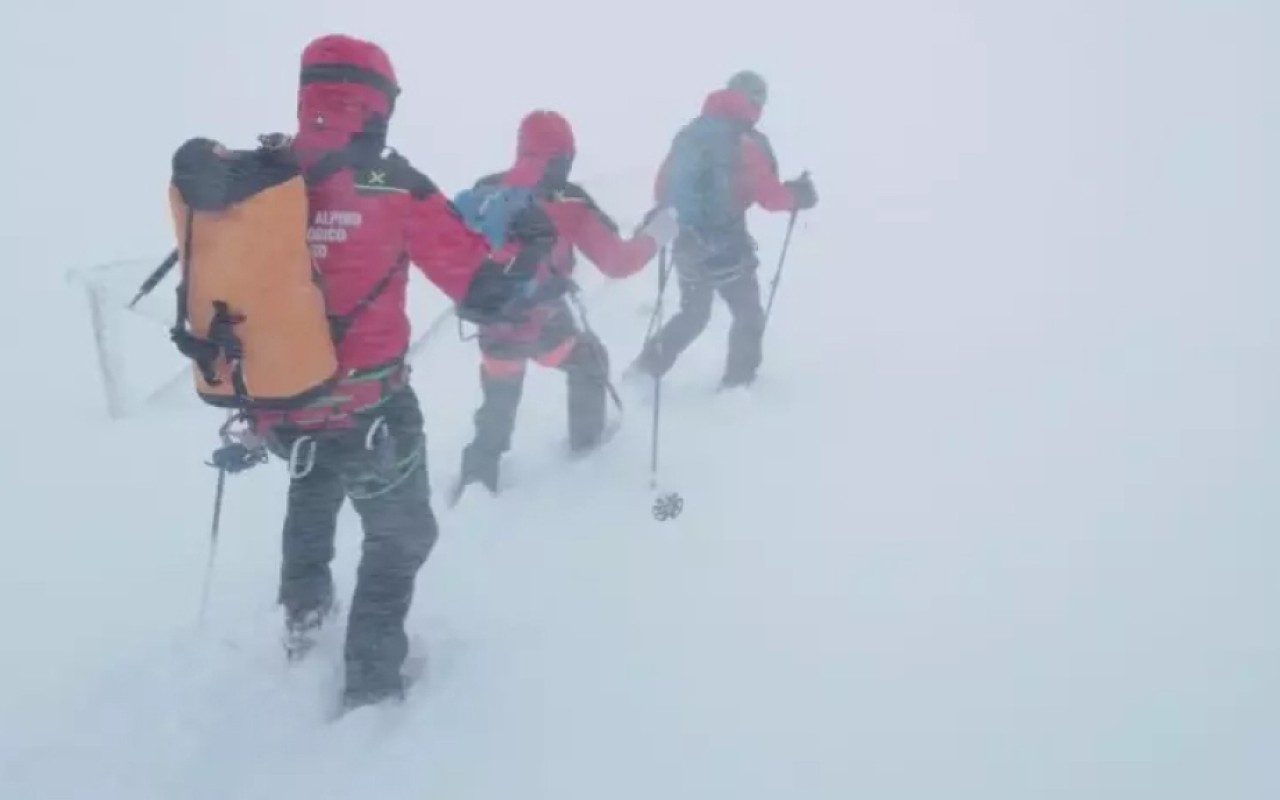 İki alpinist itkin DÜŞDÜ