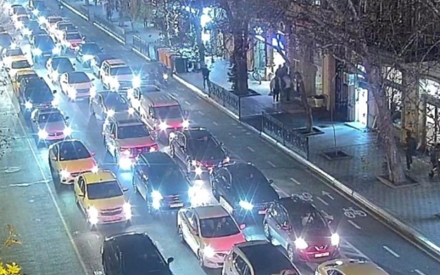 Bu yollarda sıxlıq var - SİYAHI
