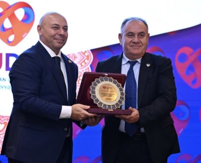 Diaqnoz Tibb Mərkəzinin Baş Həkimi mükafata layiq görüldü - FOTOLAR