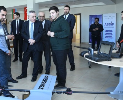 “BMU-da tanış olduğum istedadlı gənc ixtiraçılar məni heyran etdi” - BMT rəsmisi (FOTO)